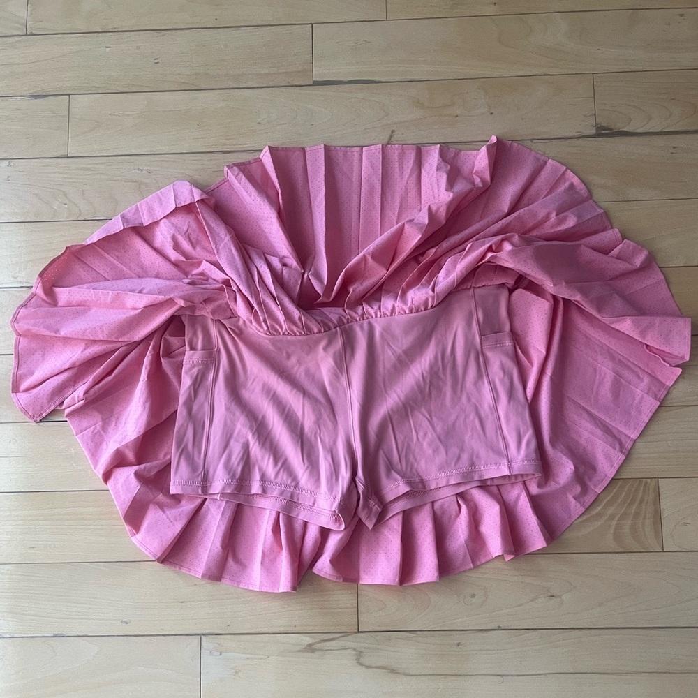 NWOT Offline by Aerie Keep It Cool Strawberry Mist Pleated Tennis Skirt/Skort - Picture 3 of 5